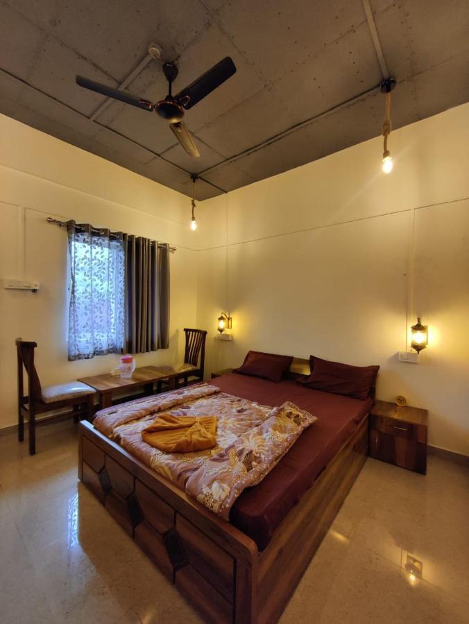 Shisha The Lake-touch Mulshi Homestay