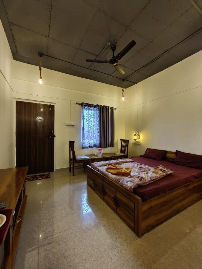 Shisha The Lake-touch Mulshi Homestay *